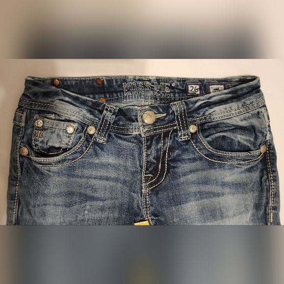 Miss Me Jean's straight legs - Picture 2 of 6